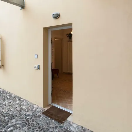 Il Vicoletto Apartment *