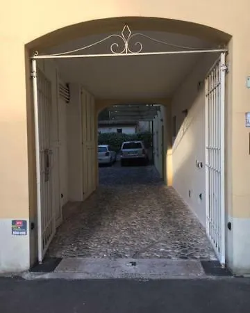 Il Vicoletto Apartment *